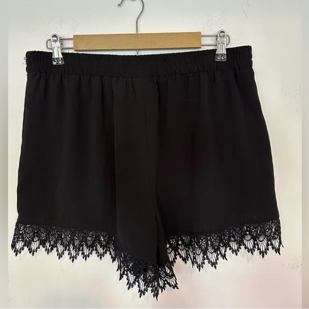 Lace Festival Shorts L NWT